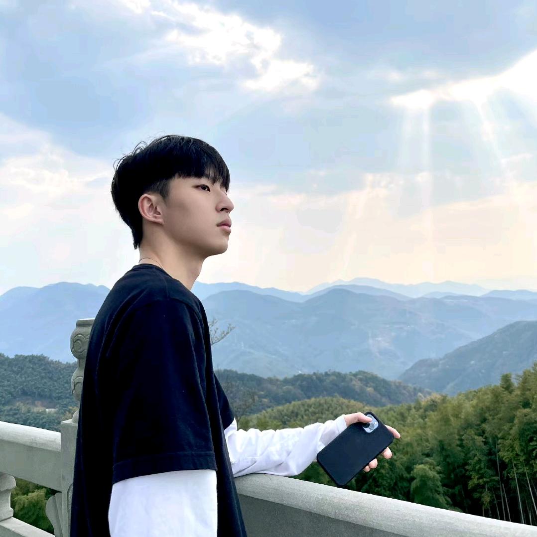 范丞丞爱打羽毛球