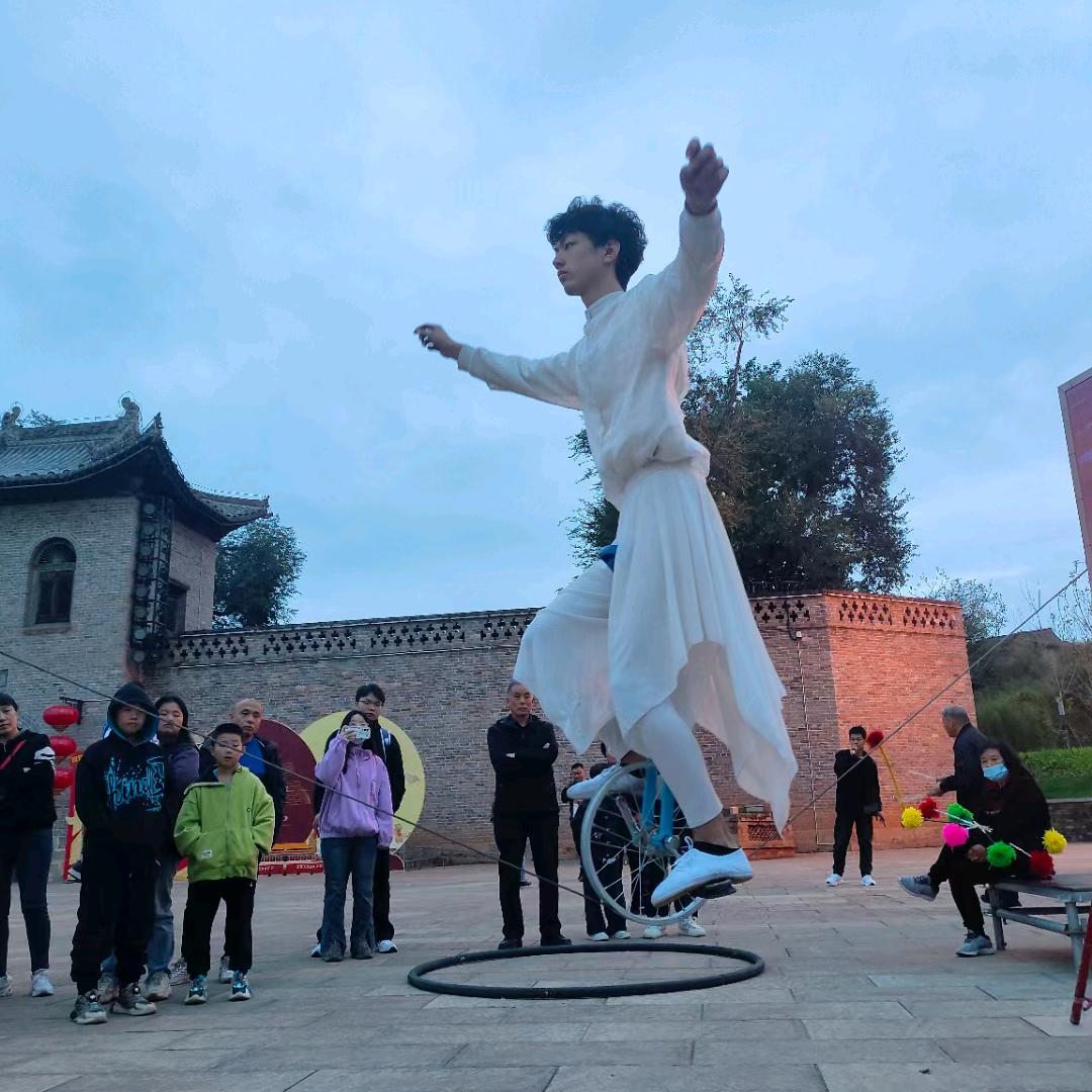 小中杂技团