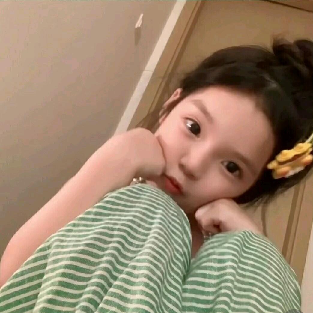 绝美柔弱小白花女主狂抽霸道总裁