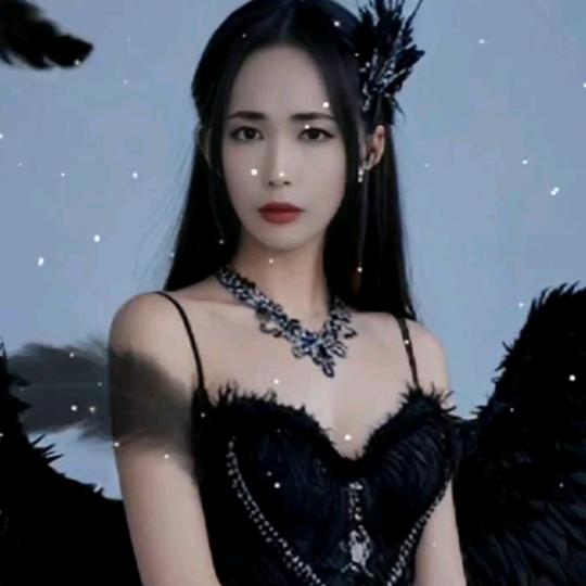 女疯子爱财爱己