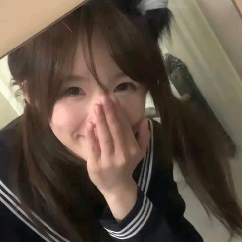 小鑫睡过头.