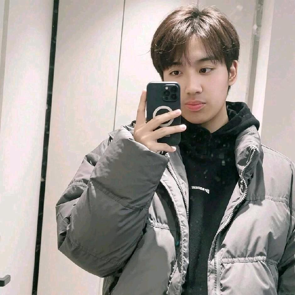 男人张耀涵三弟弟二少爷男同学后外甥年轻人