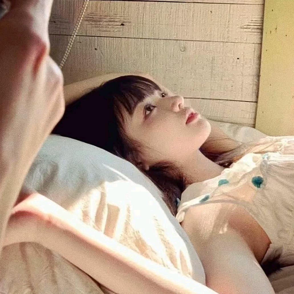 重生之我在学校猛踹🧹贝.