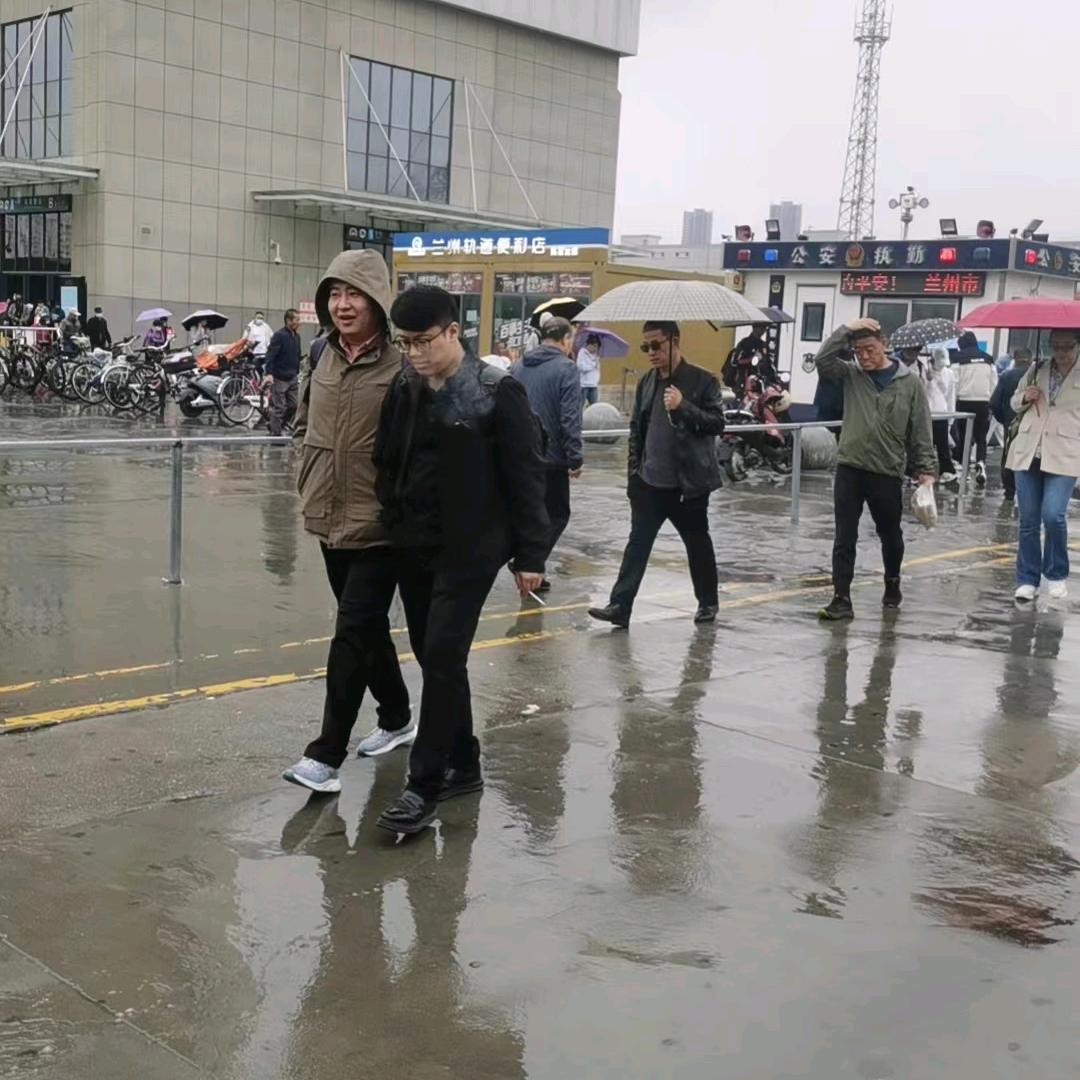 小张探铺