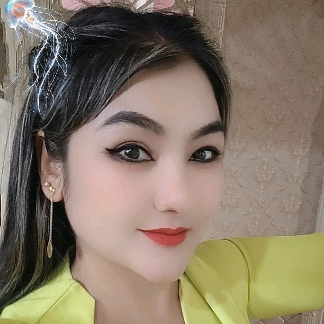 阿依努尔