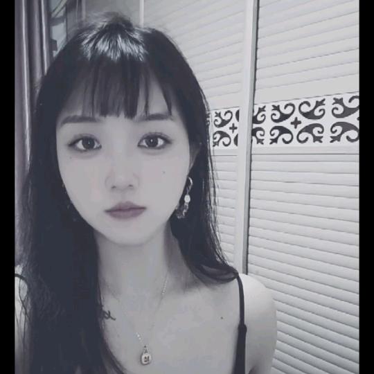 杨杨💋(｡￫v￩｡)♥
