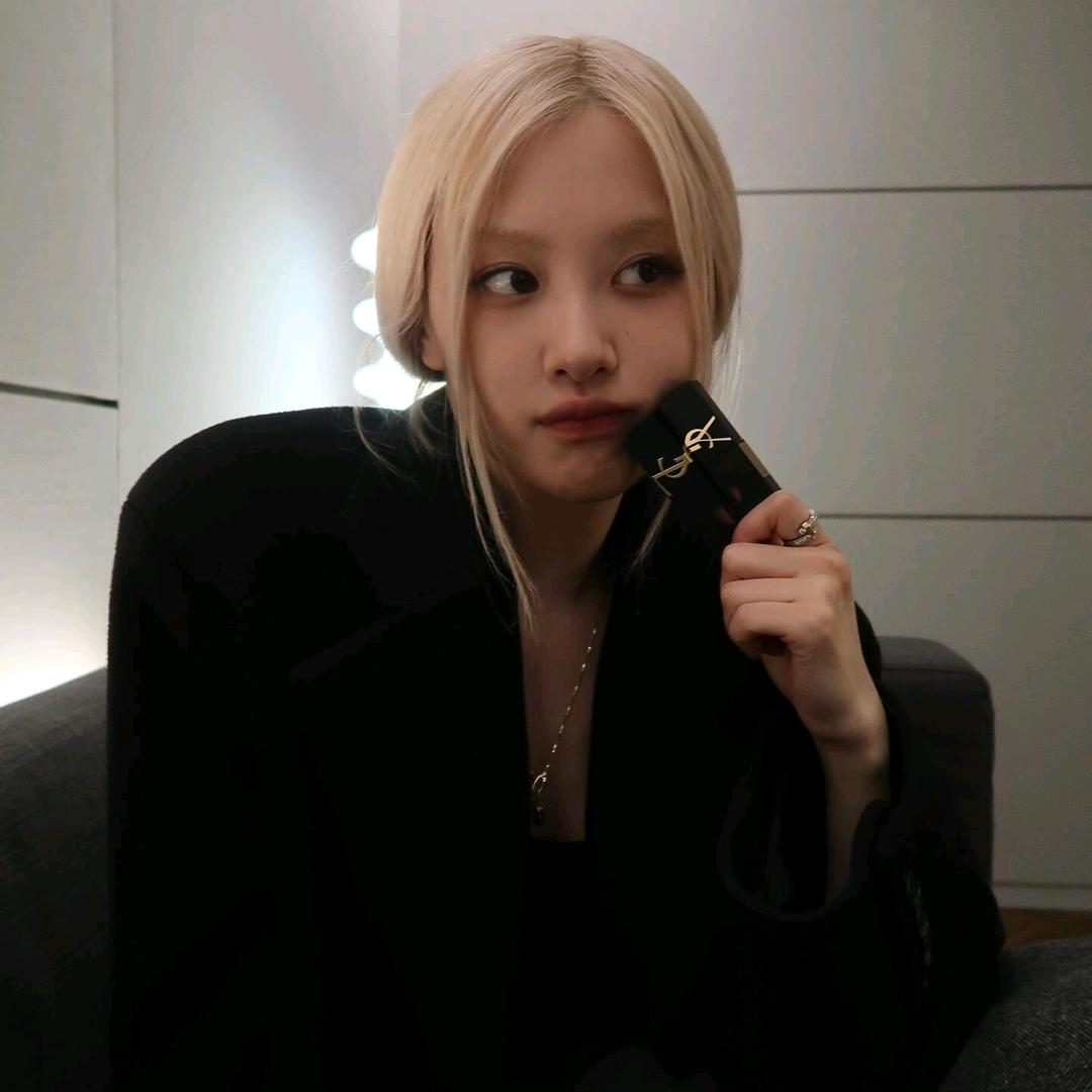 𝐁𝐥𝐢𝐧𝐤