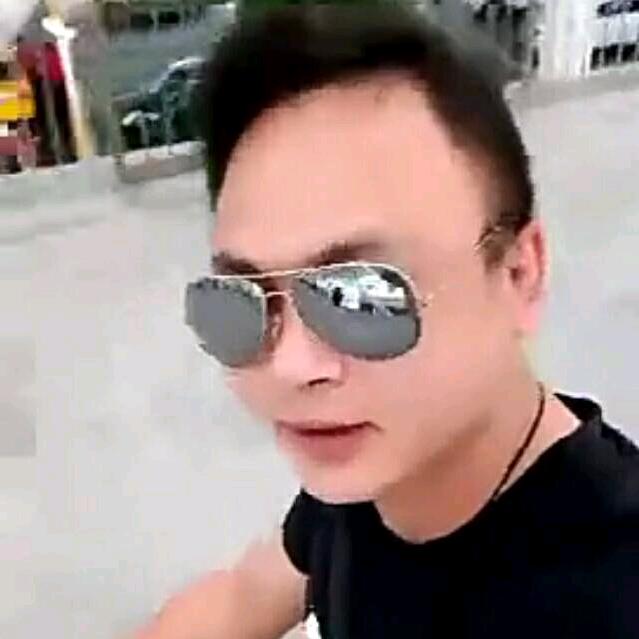 老莫