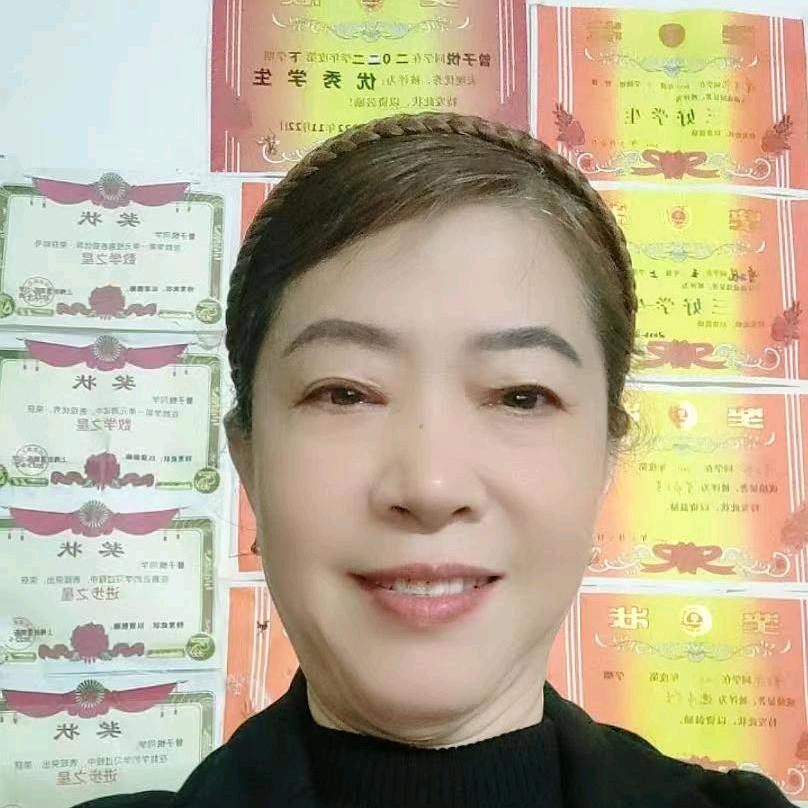 李主任，乡政国奶志愿者