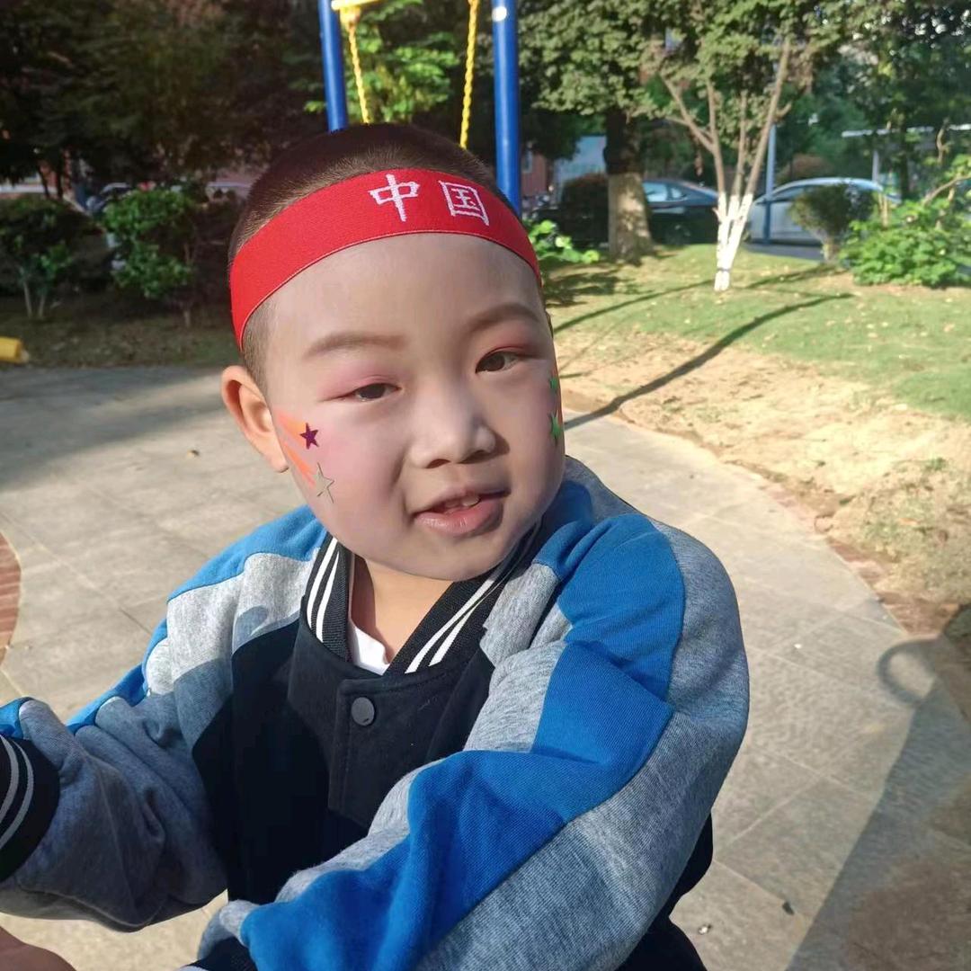 嘿嘿小熊