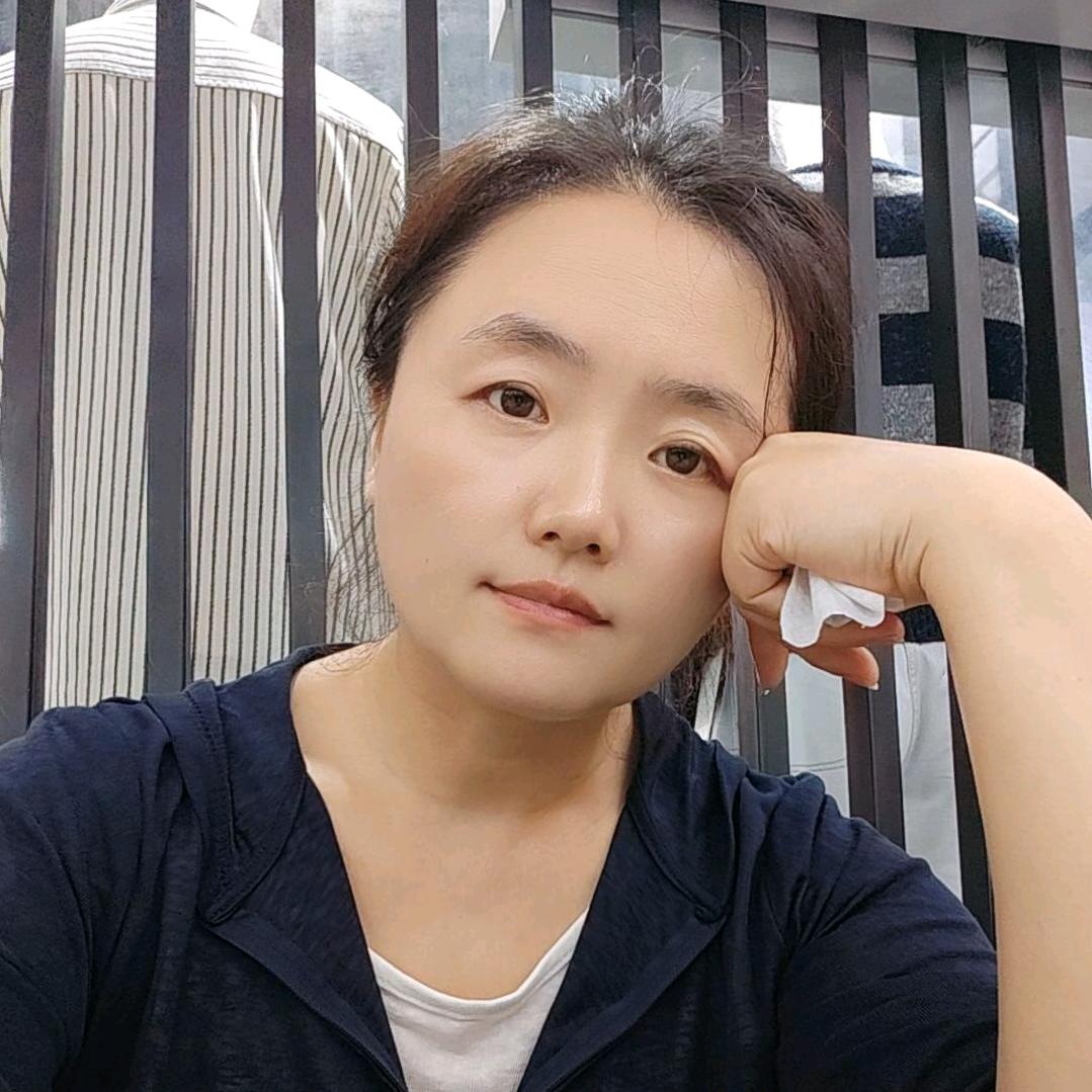 魏岗镇凯幕狮丽红服装店