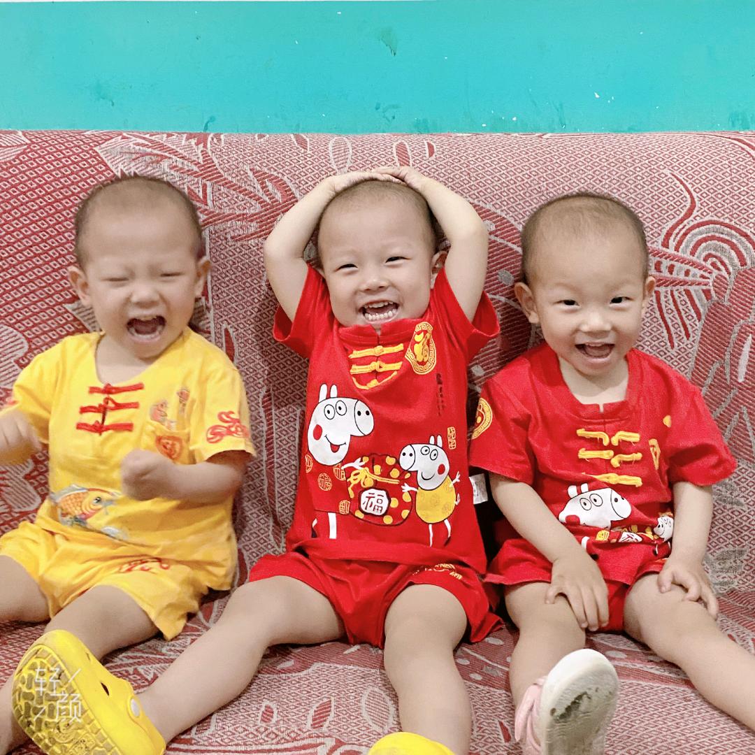 三只小小牛