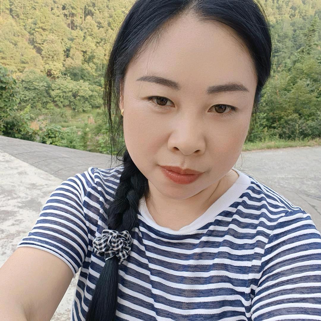 镜子里的女人