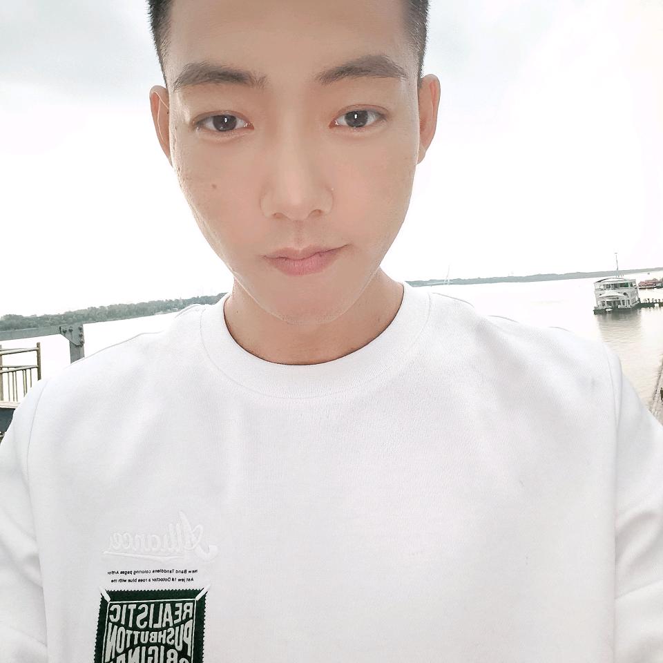 🐎¹⁹⁹⁰.₀₅.₂₂王事随风℘