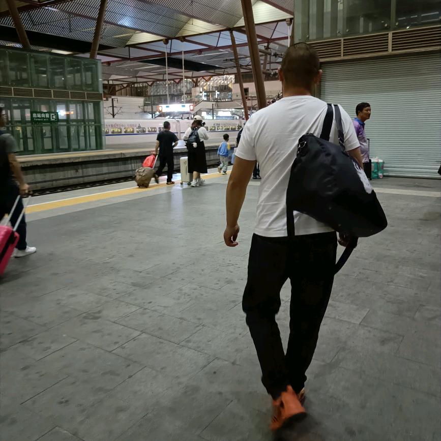 前路漫漫！……