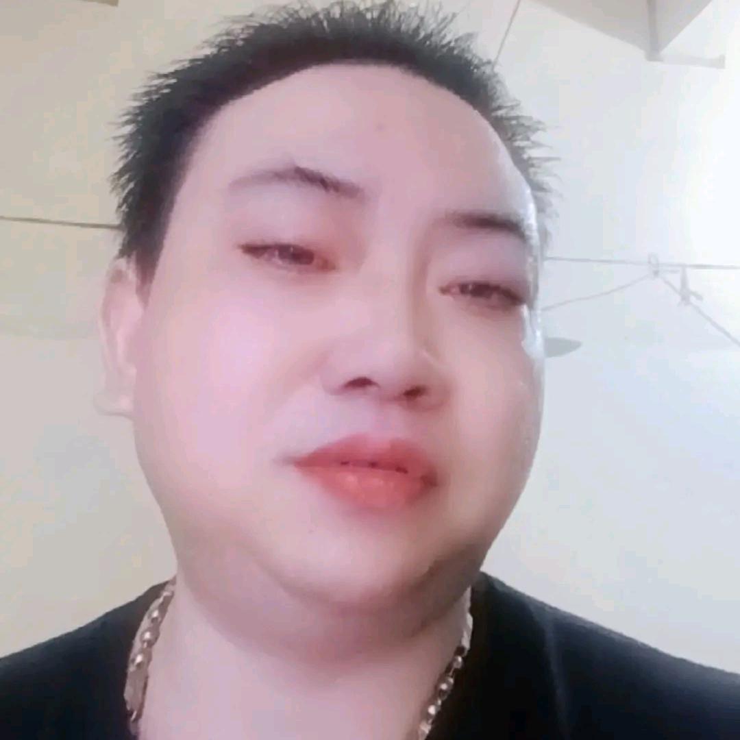 低调哥聊天分享主播