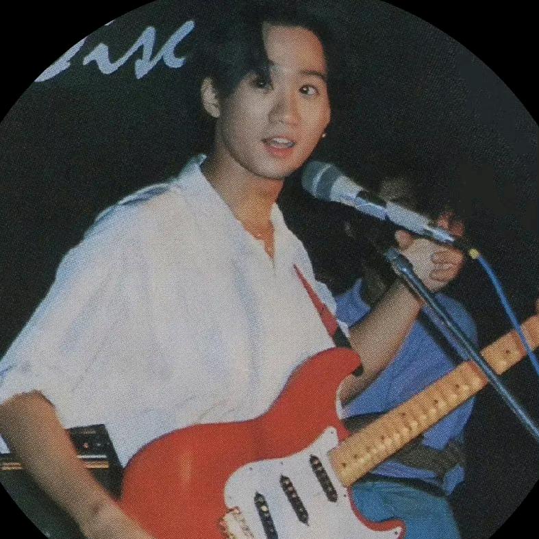 依依