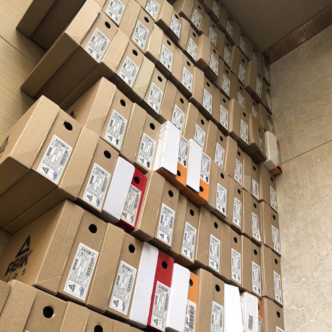 小张孤品品牌童鞋