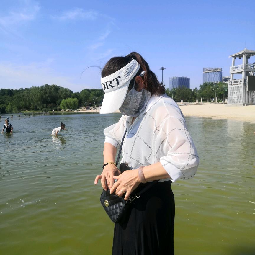 李女士
