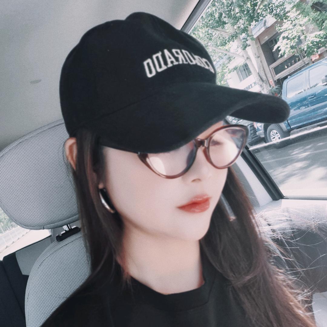 @曼莉.