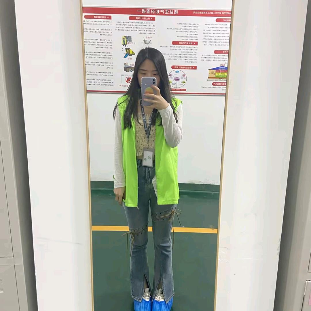 依依