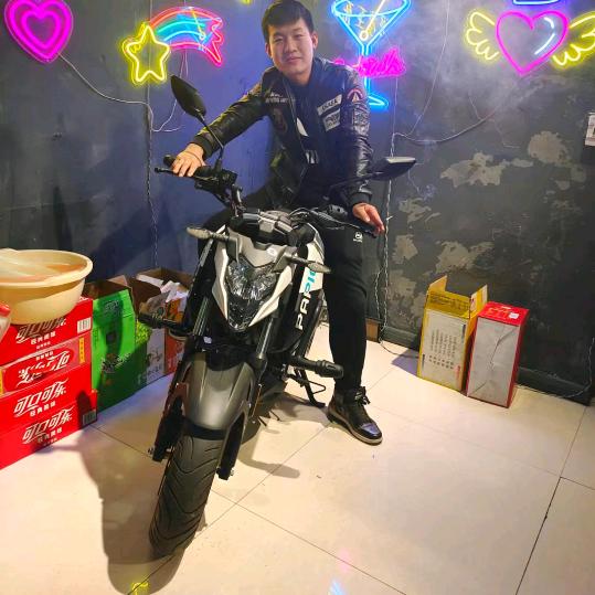 机车男孩