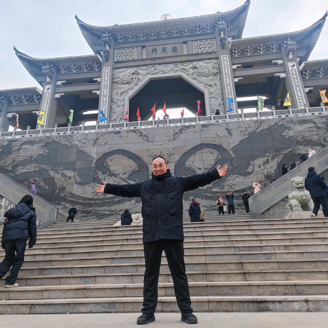秦利军