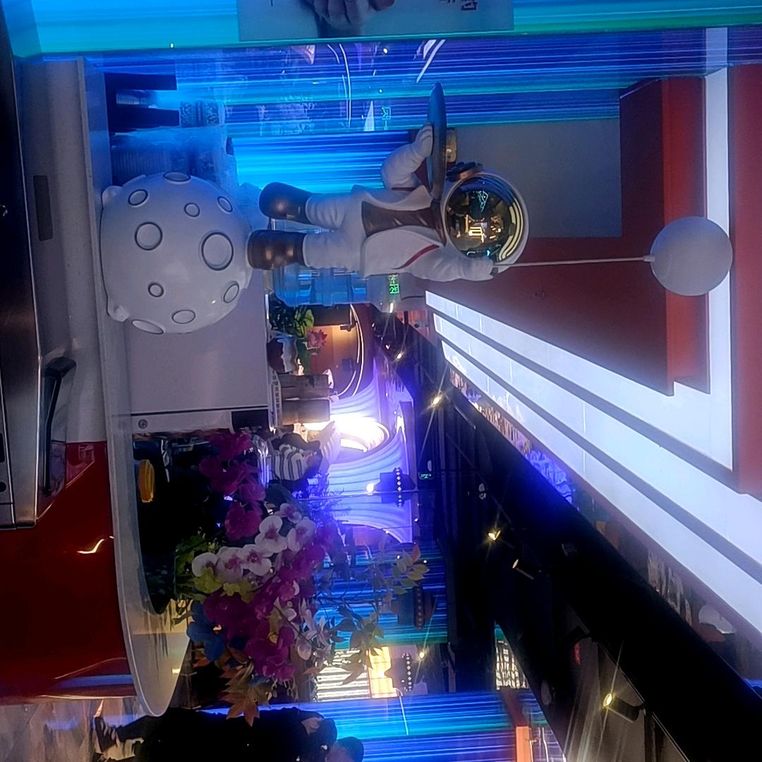 超越海鲜自助火锅郭建新