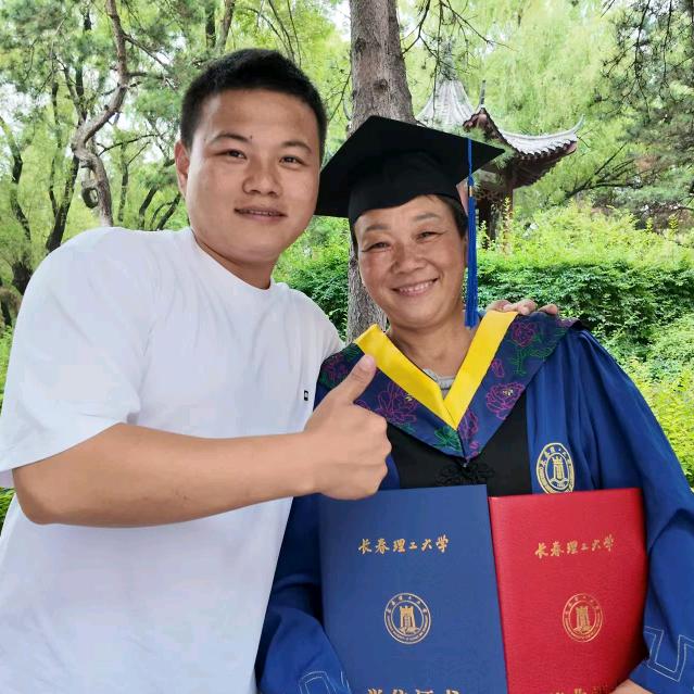 小美农资为农业技术指导