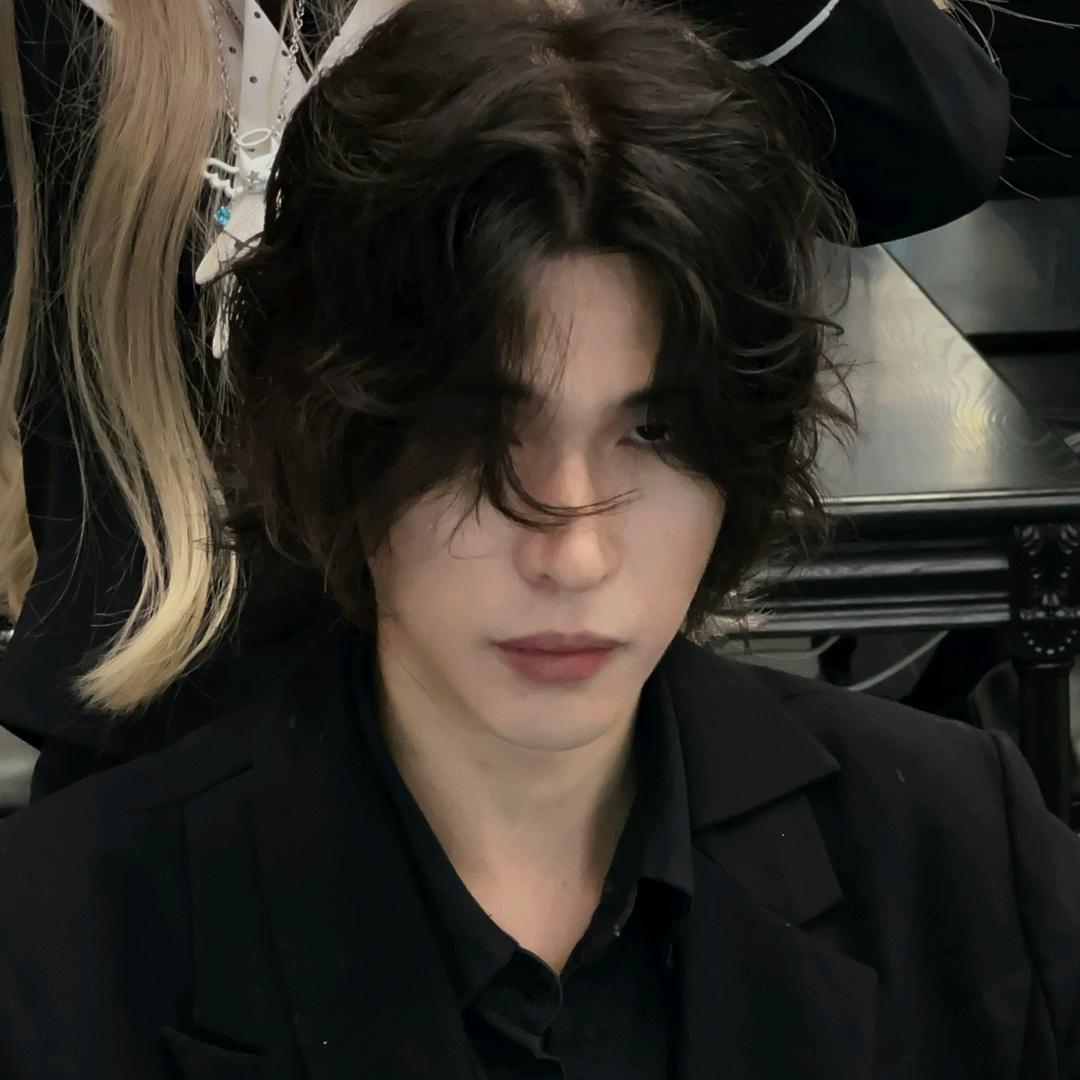 月孤明（星座分析师）