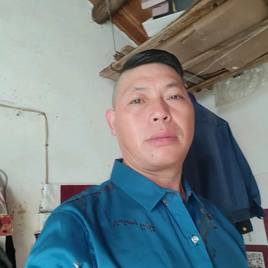 我的快乐有你在 身边。老杨