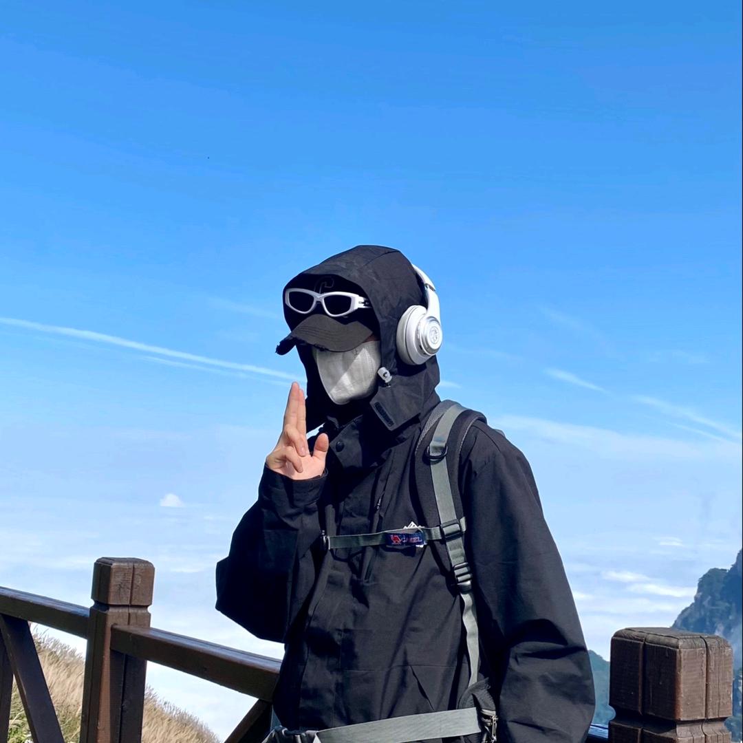 ELIAUK(不快乐的时候反过来拼)