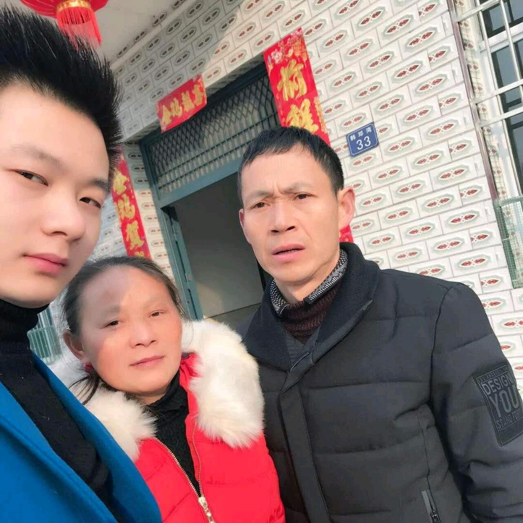 杨萍