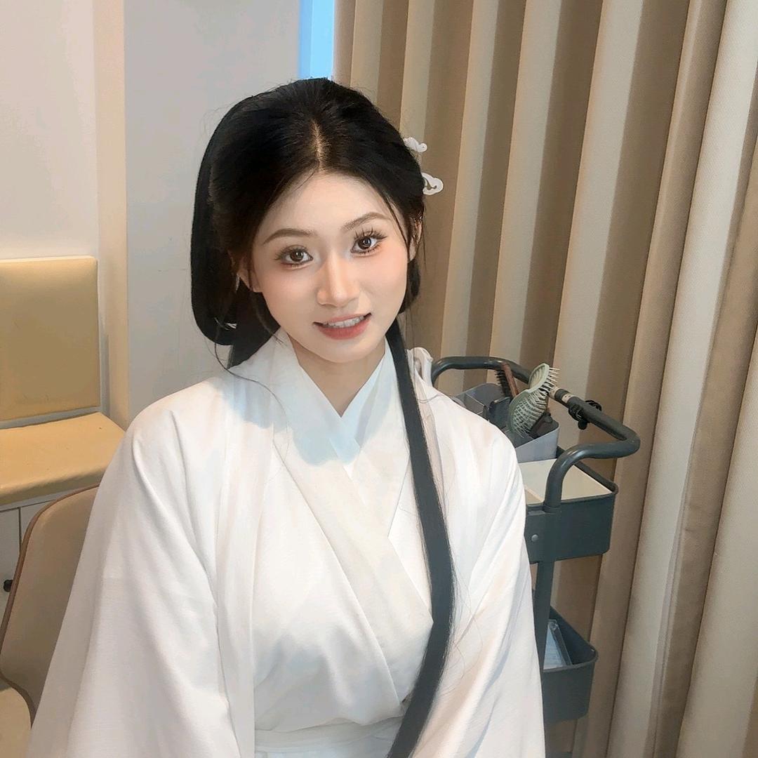 喜欢撸猫的小邱