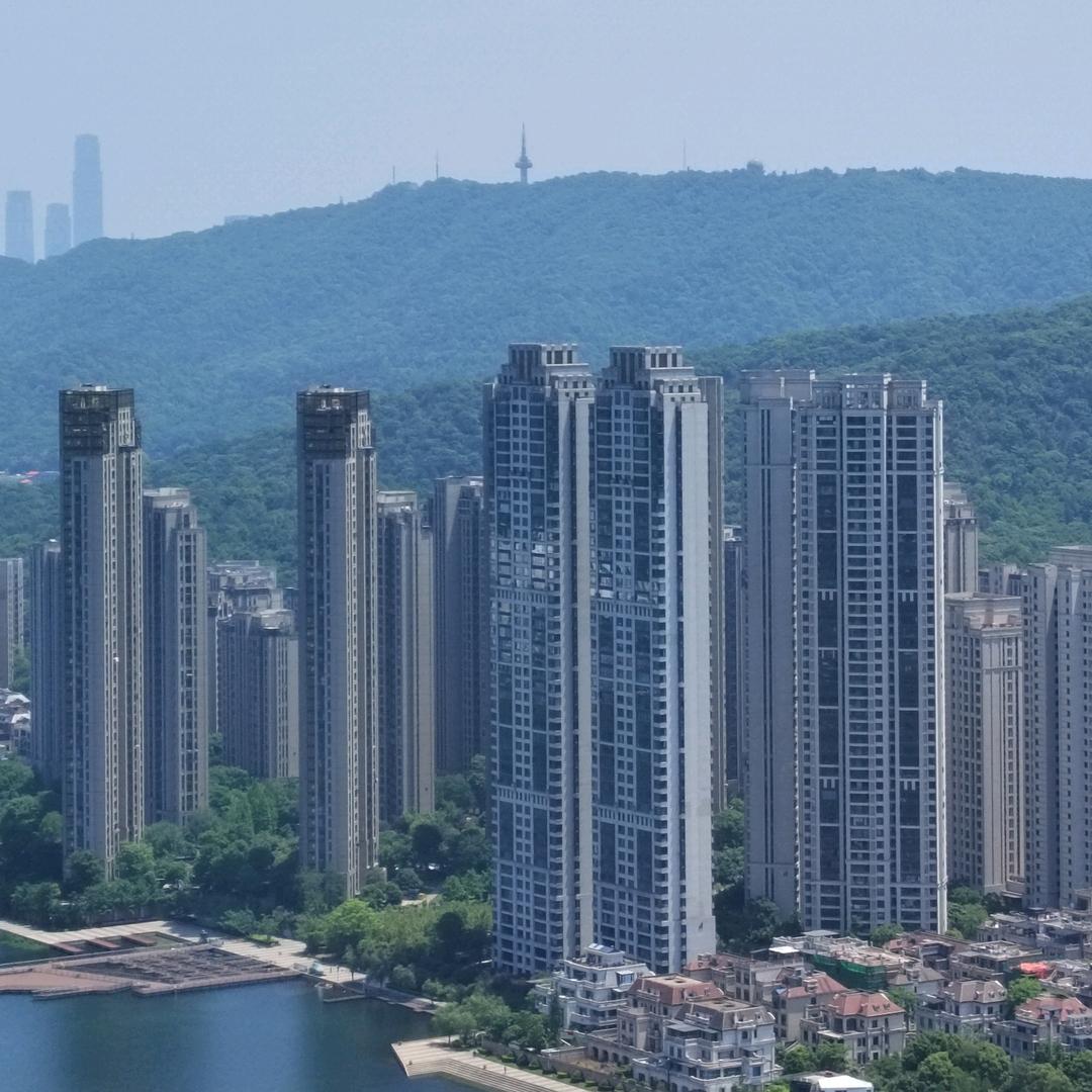 哎哟喂！那妞真俊