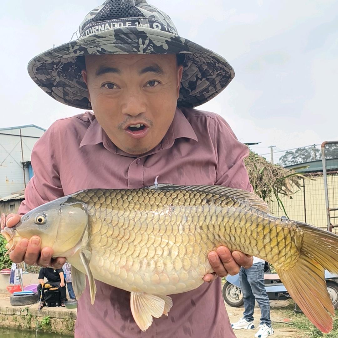 云光头钓鱼场