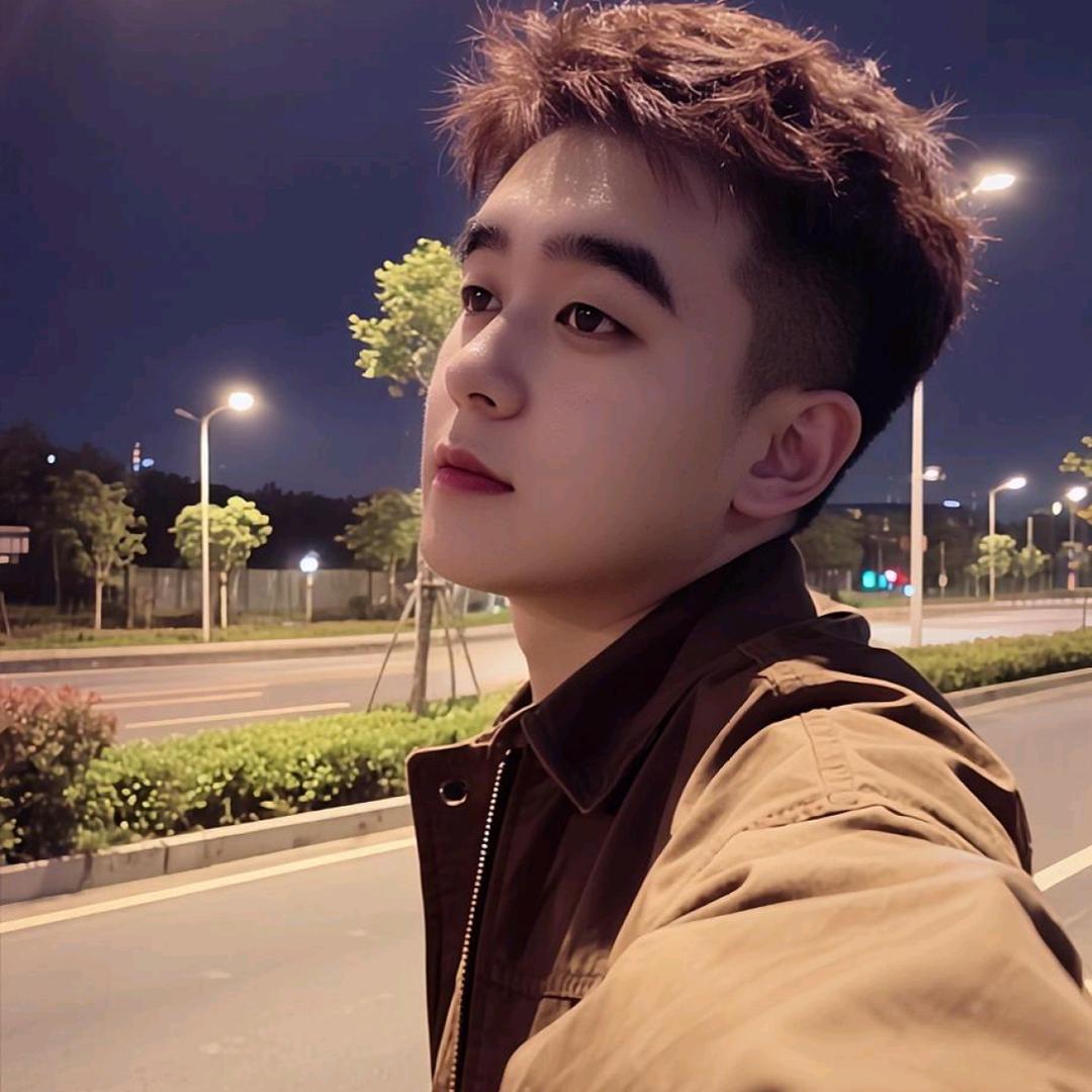 @小伟🤓(💡老合闸⚡️)