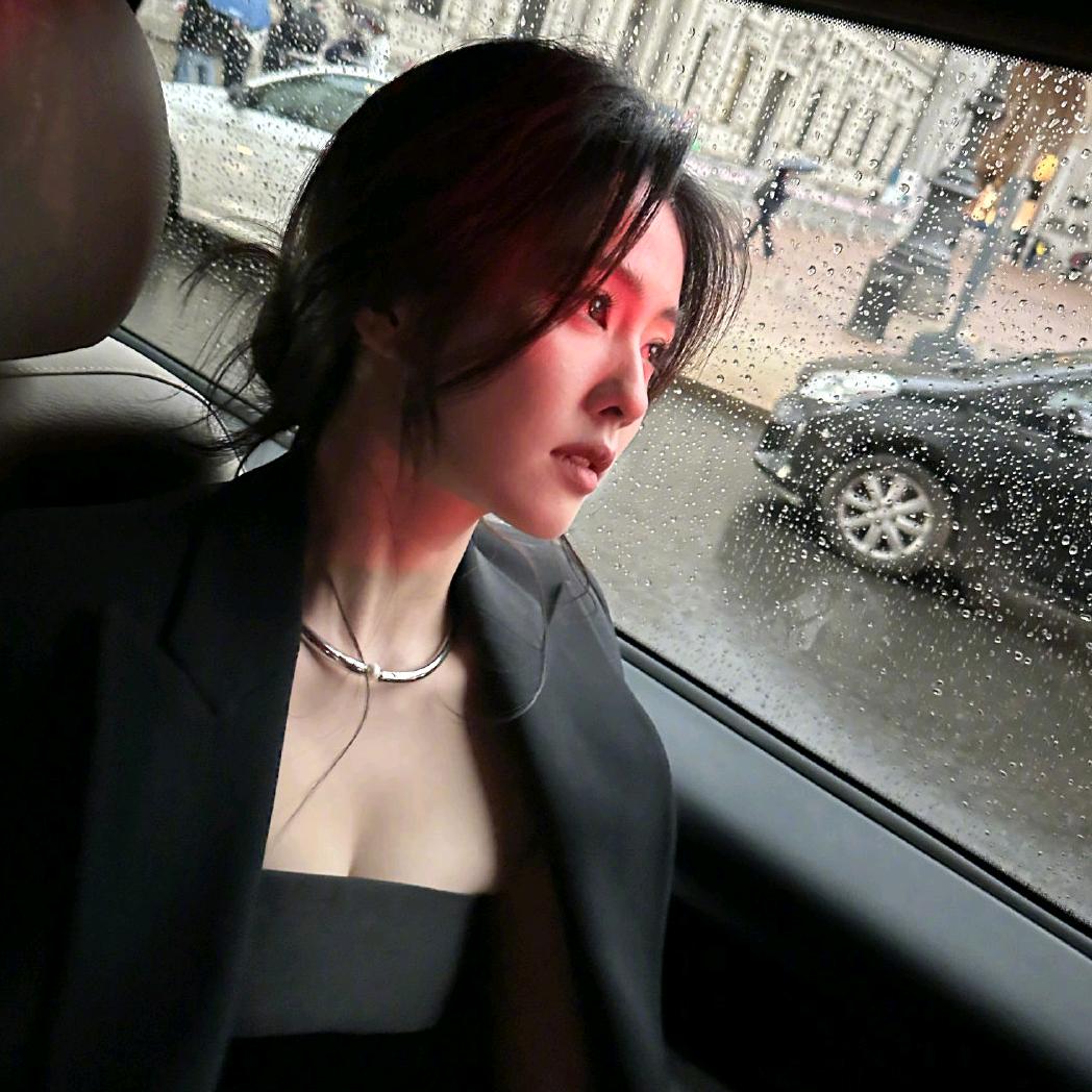 妍璃
