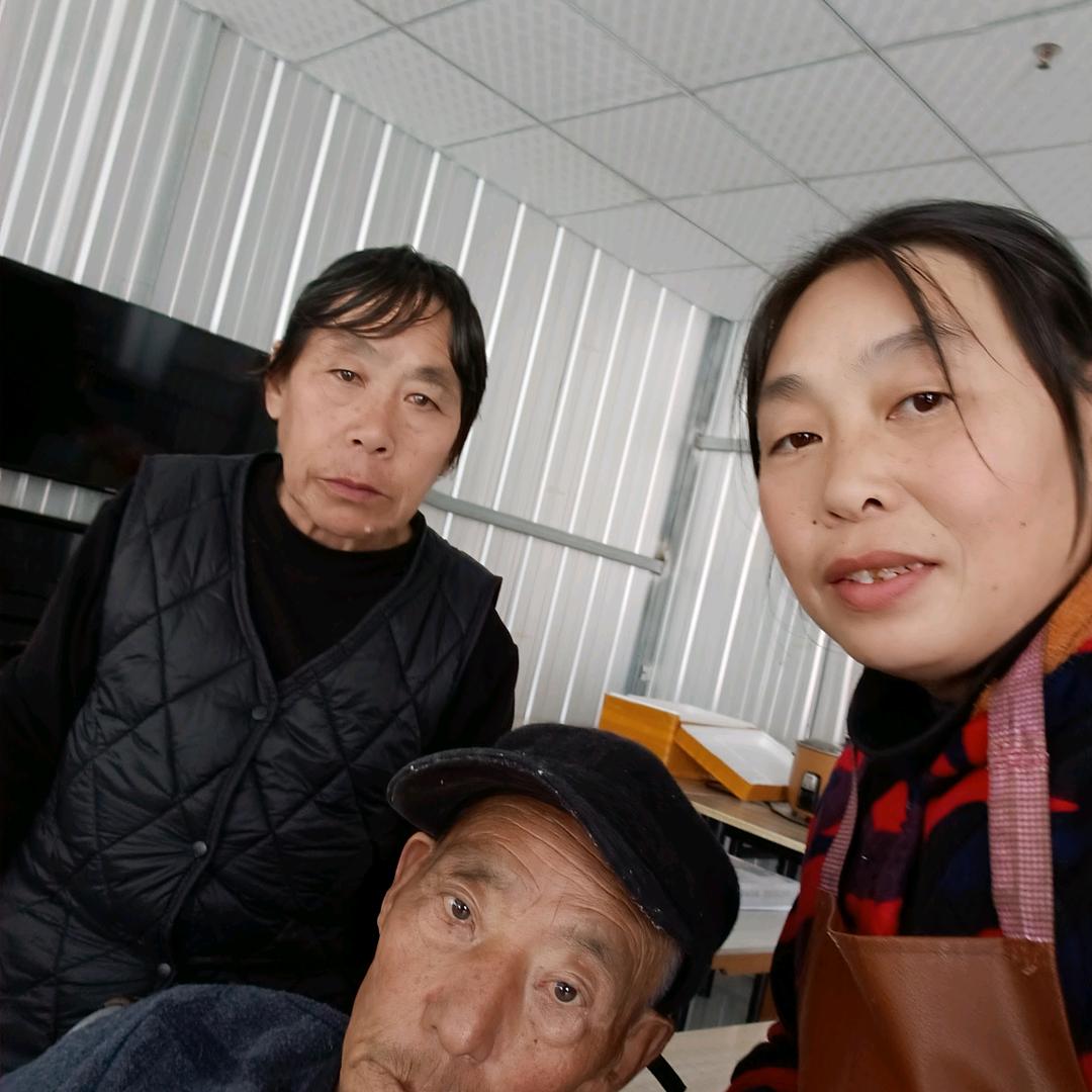 老爸老妈的晚年生活