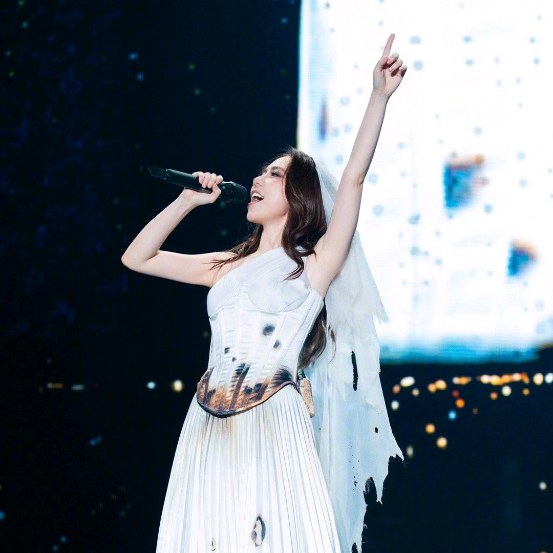 Sya.(见邓紫棋3次版)