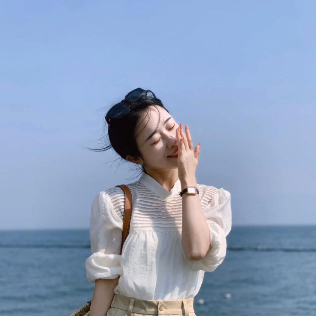 是黄黄吖～~