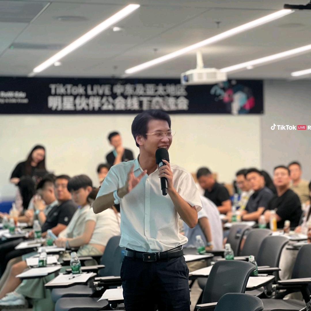 李烨Bret