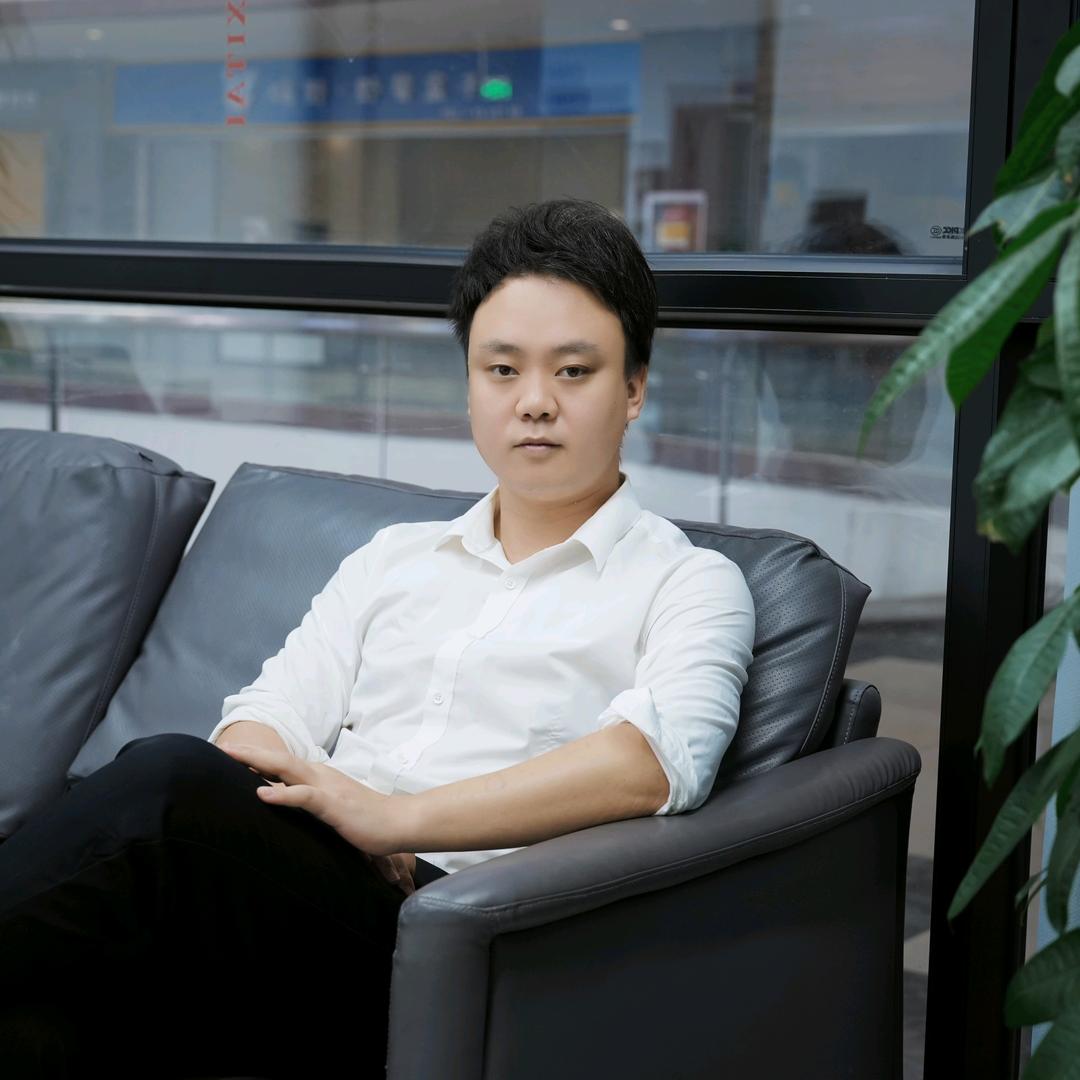 中华桥运营总部负责人，陈飞