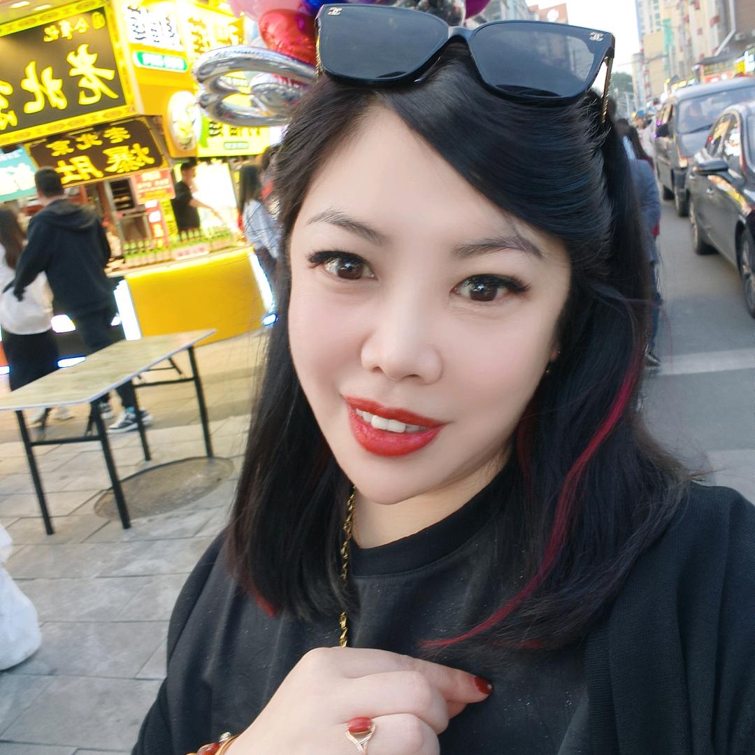 冰冰（董佳娉）