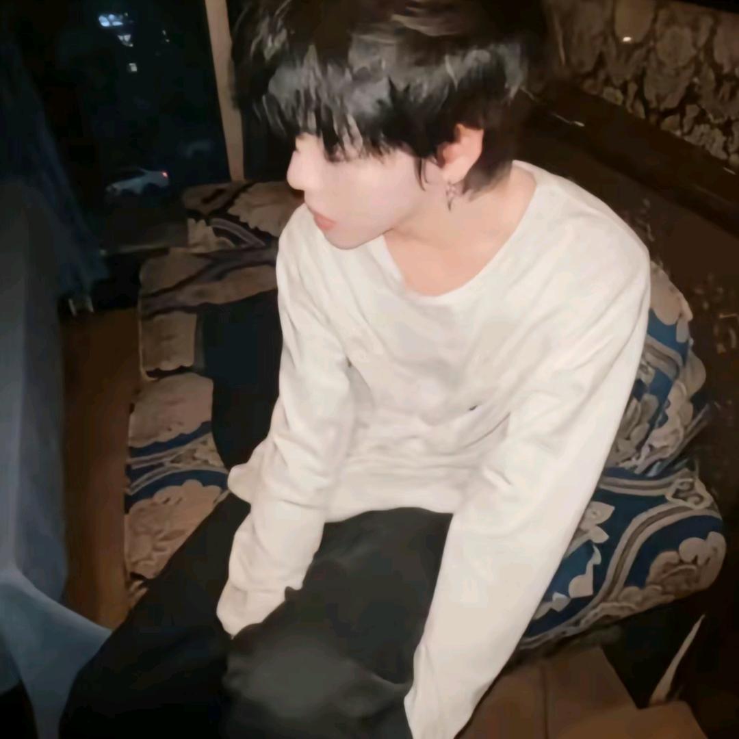 小峥.