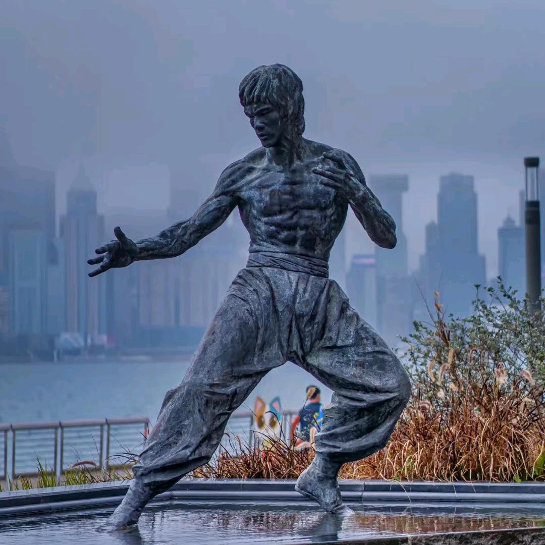 潘炜
