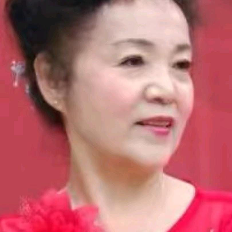 洪薇