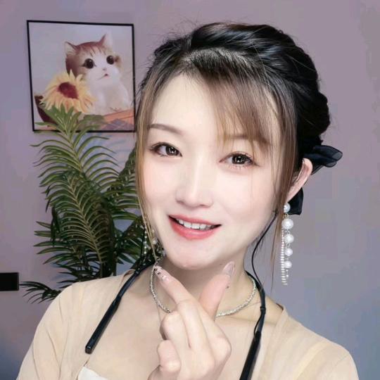 姣姣 🌸手势舞