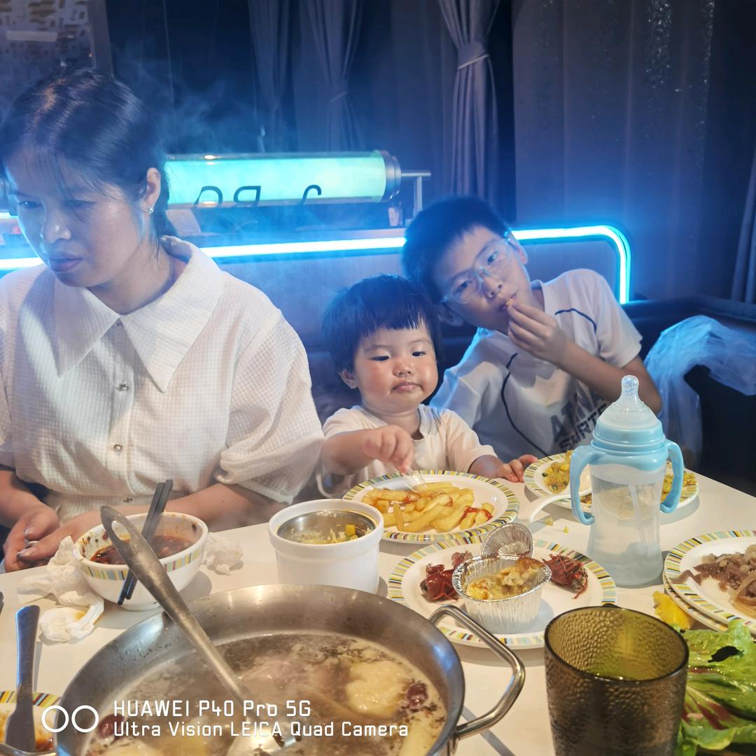 一天不吃饿的慌(•‾̑⌣‾̑•)✧˖