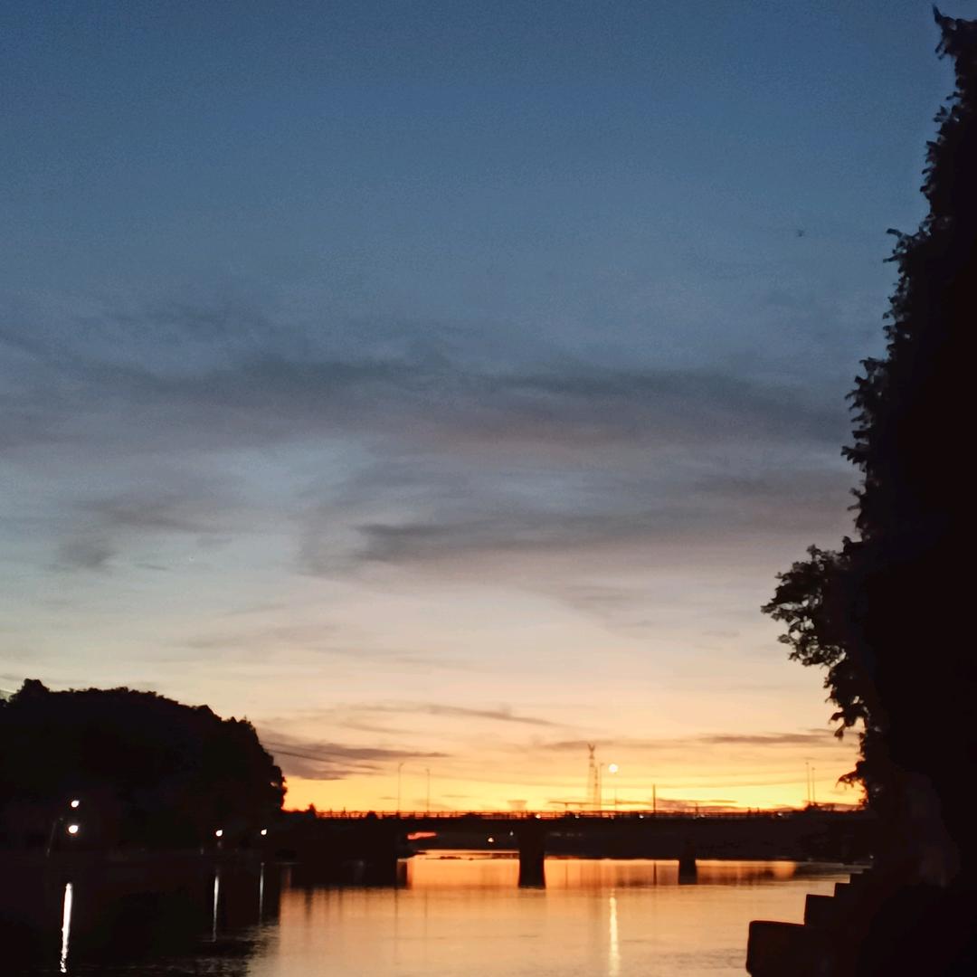 静姐有两个小棉袄